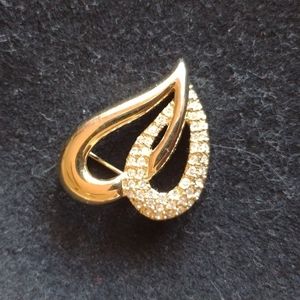 Napier Gold Tone Heart Brooch